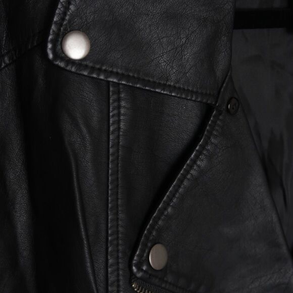 Forever 21 PLUS Size‎ Faux Leather Moto Jacket Size 0X - Picture 4 of 8